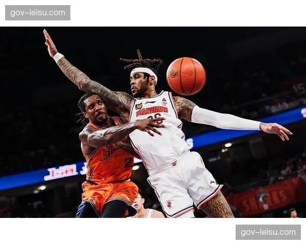 辽宁本钢莫兰德17分12篮板4助攻 防守端贡献3次盖帽